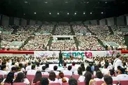 Miniatura de El gobernador de Chiapas, Eduardo Ramírez Aguilar, en la entrega de chips del programa 'Conecta Chiapas'